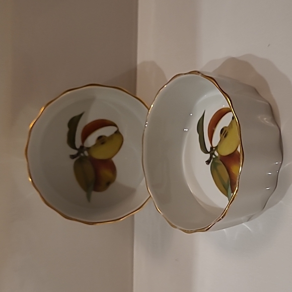 Royal worcester evesham 4"tart dishes England - Picture 3 of 5
